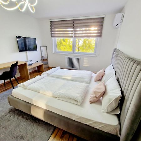 Infinity Apartment & Free Wifi & Free Parking Sarajevo Bagian luar foto