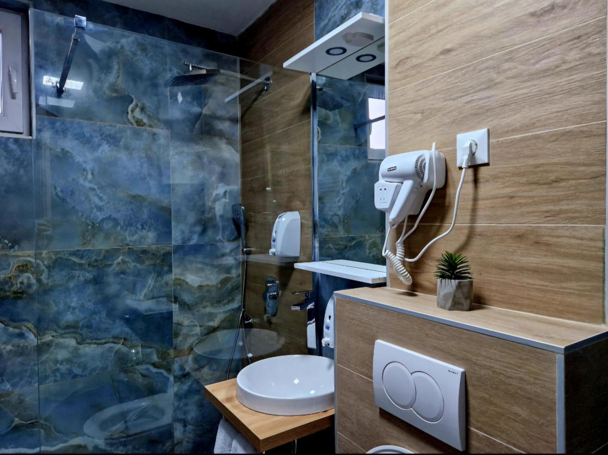 Infinity Apartment & Free Wifi & Free Parking Sarajevo Bagian luar foto