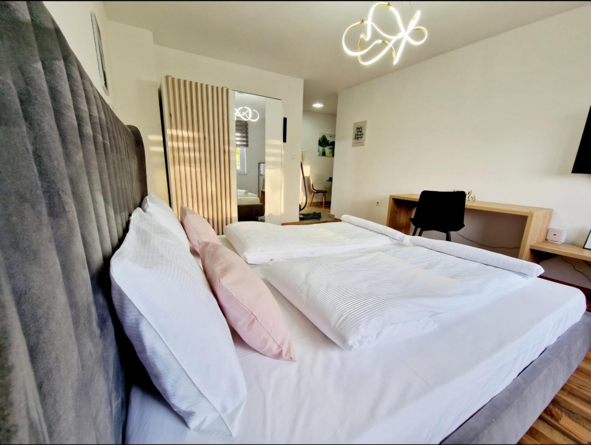 Infinity Apartment & Free Wifi & Free Parking Sarajevo Bagian luar foto